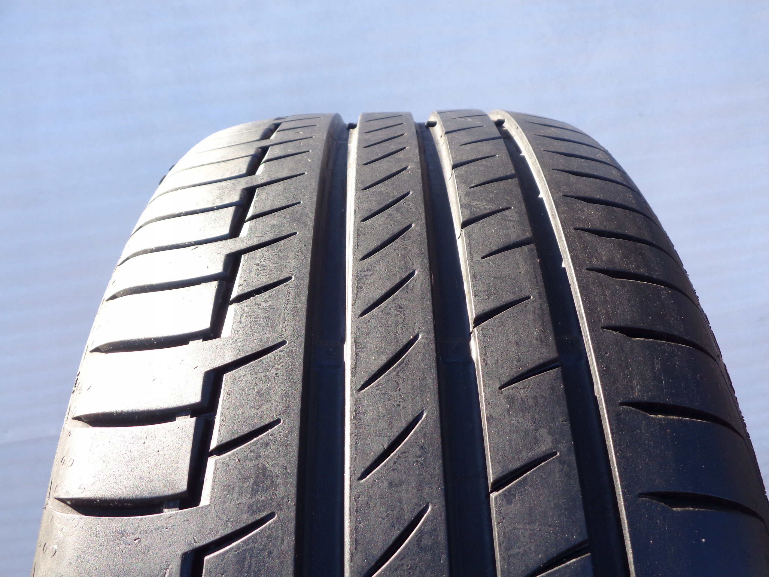 OPONY LETNIE 235/50R19 Continental Premium Contact 6 235/50/19 4x 22r 6,3-7 Kod producenta 03584370000